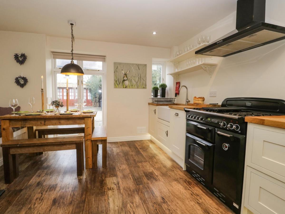 Kirkby House Villa Карнфорт Екстериор снимка