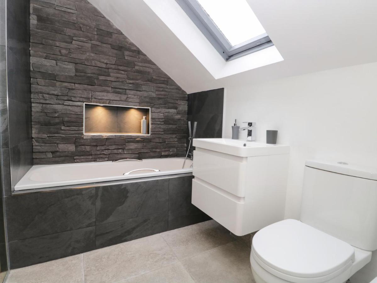 Kirkby House Villa Карнфорт Екстериор снимка