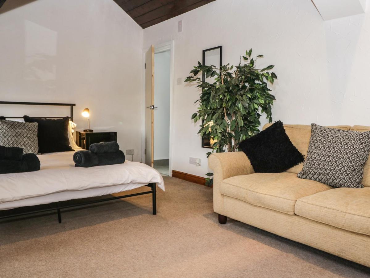 Kirkby House Villa Карнфорт Екстериор снимка